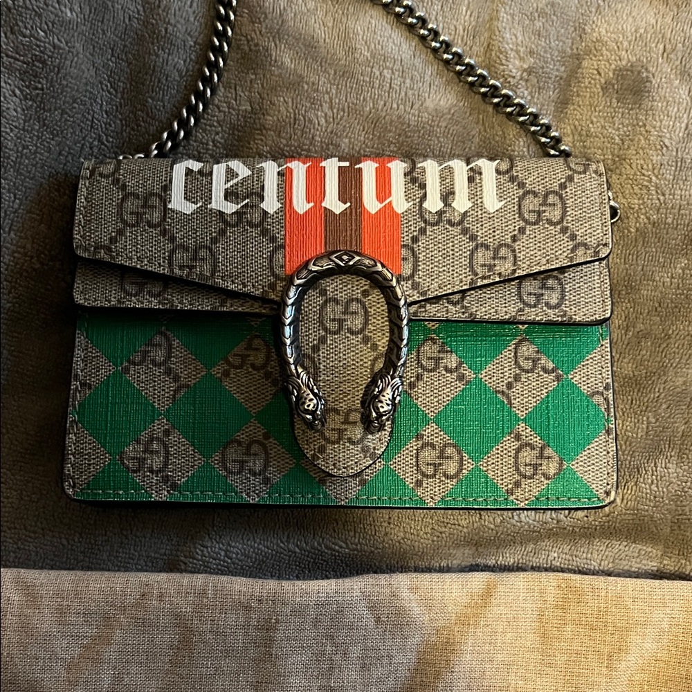 Gucci Beige and Green Dionysus Shoulder Bag